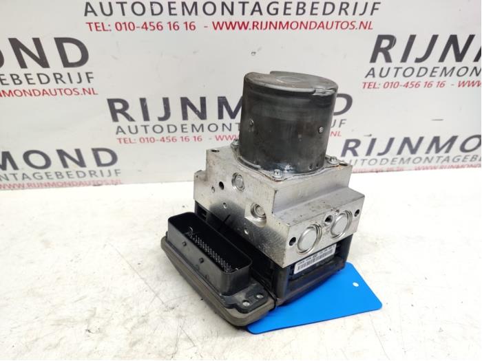 Begagnade ABS-pump Mercedes E (W211) 2.2 E-220 CDI 16V Pris € 125,00 Marginaltabell erbjuds av Autodemontage Rijnmond BV