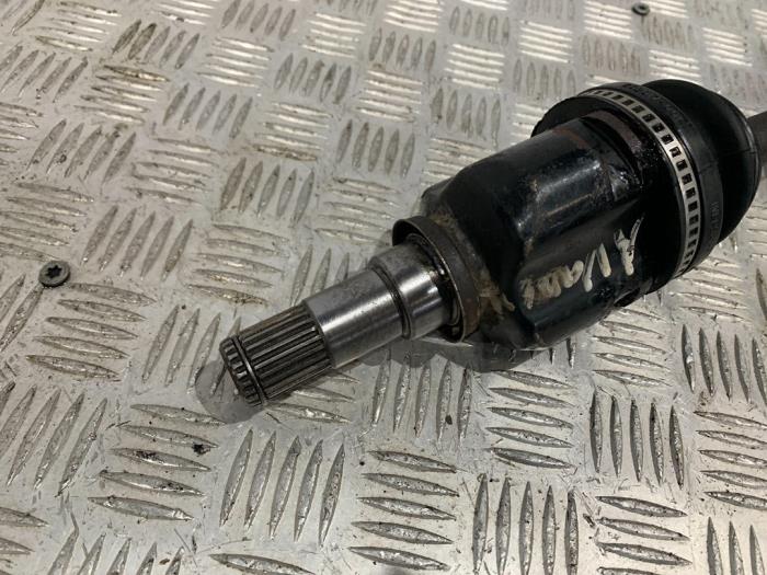 Front drive shaft, left from a Toyota Avensis Wagon (T25/B1E) 1.8 16V VVT-i 2008