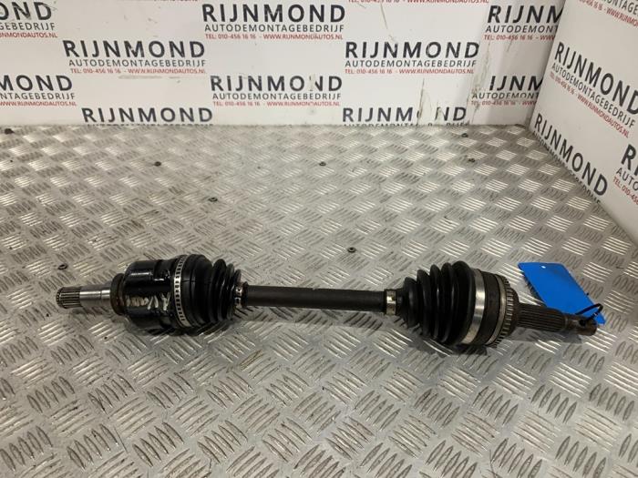 Front drive shaft, left from a Toyota Avensis Wagon (T25/B1E) 1.8 16V VVT-i 2008