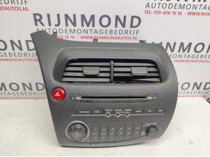 Used Radio CD player Honda Civic (FK/FN) 2.2 i-CTDi 16V Price € 75,00 Margin scheme offered by Autodemontage Rijnmond BV