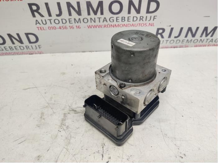 Begagnade ABS-pump Hyundai i10 (F5) 1.1i 12V Pris € 50,00 Marginaltabell erbjuds av Autodemontage Rijnmond BV