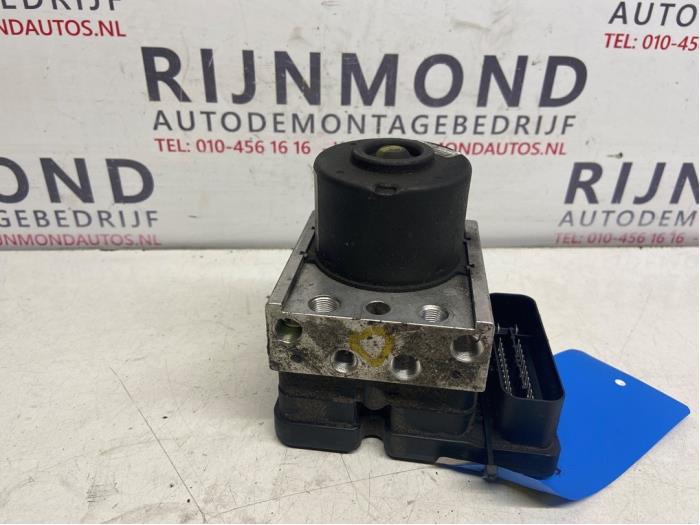 Begagnade ABS-pump Ford Focus C-Max 2.0 TDCi 16V Pris € 50,00 Marginaltabell erbjuds av Autodemontage Rijnmond BV