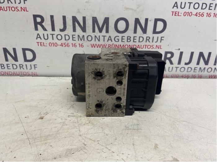 Begagnade ABS-pump Honda Civic (EP/EU) 1.4 16V Pris € 20,00 Marginaltabell erbjuds av Autodemontage Rijnmond BV