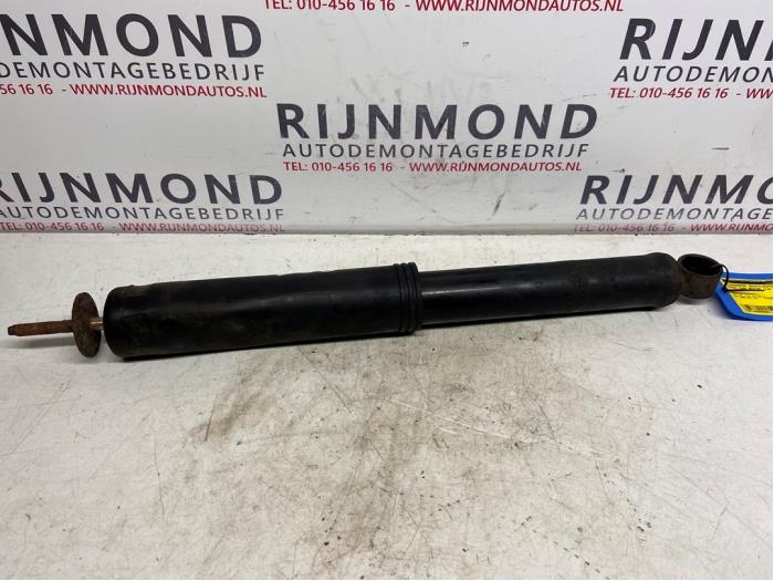 Rear shock absorber, right from a SsangYong Rexton 2.7 Xdi RX/RJ 270 16V 2005