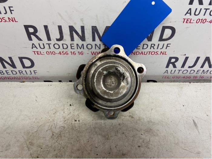 Front wheel bearing from a BMW 5 serie (G30) 530e iPerformance 2017