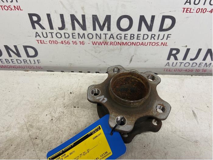 Front wheel bearing from a BMW 5 serie (G30) 530e iPerformance 2017