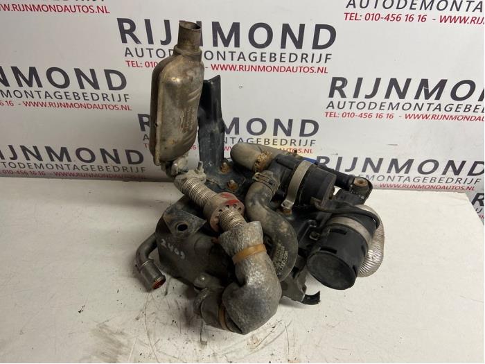 Usados Calefactor Audi A8 (D3) 4.2 V8 40V Lang Quattro Precio € 200,00 Norma de margen ofrecido por Autodemontage Rijnmond BV