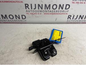 Used Tailgate lock stop Renault Clio IV (5R) 0.9 Energy TCE 90 12V Price on request offered by Autodemontage Rijnmond BV