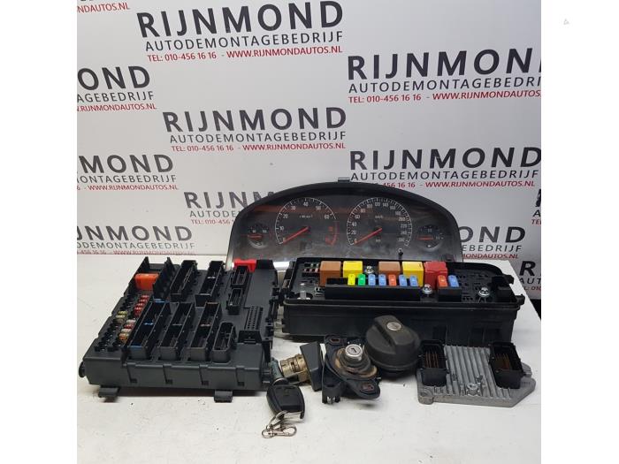 Used Ignition lock + computer Opel Vectra C 1.8 16V Price € 190,00 Margin scheme offered by Autodemontage Rijnmond BV