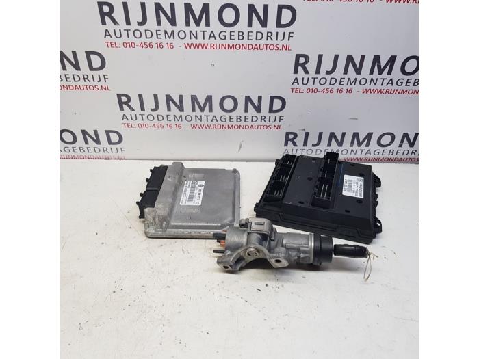 Used Ignition lock + computer Volkswagen Fox (5Z) 1.2 Price on request offered by Autodemontage Rijnmond BV