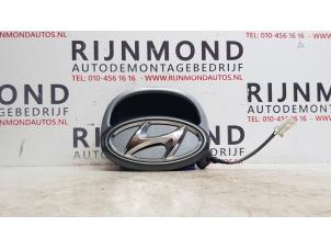 Used Tailgate handle Hyundai i30 (FD) 1.4 CVVT 16V Price € 35,00 Margin scheme offered by Autodemontage Rijnmond BV