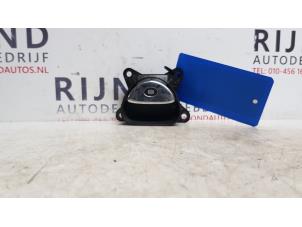 Used Parking brake switch Jaguar S-type (X200) 2.5 V6 24V Price on request offered by Autodemontage Rijnmond BV