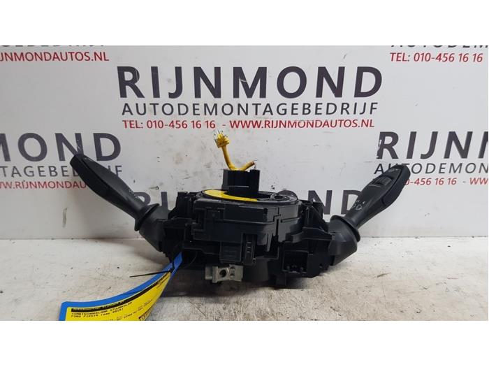 Commodo d'essuie glace d'un Ford Fiesta 6 (JA8) 1.0 EcoBoost 12V 100 2015