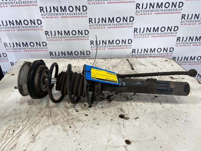 Front shock absorber, right from a BMW 1 serie (E87/87N) 120i 16V 2006