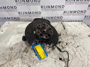 Used Front wheel hub Mercedes Vaneo (W414) 1.7 CDI 16V Price on request offered by Autodemontage Rijnmond BV