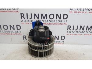 Used Heating and ventilation fan motor Mercedes Vaneo (W414) 1.7 CDI 16V Price € 35,00 Margin scheme offered by Autodemontage Rijnmond BV