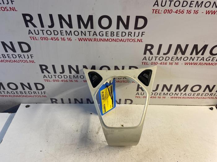 Usados Interruptor de ventanilla eléctrica Ford Ka II 1.2 Precio € 35,00 Norma de margen ofrecido por Autodemontage Rijnmond BV
