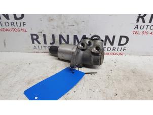 Used Master cylinder Mercedes Vaneo (W414) 1.7 CDI 16V Price on request offered by Autodemontage Rijnmond BV