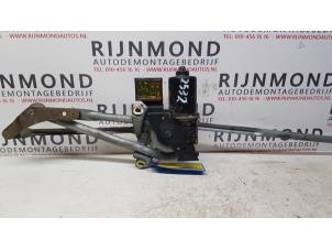 Used Wiper motor + mechanism Mercedes Vaneo (W414) 1.7 CDI 16V Price on request offered by Autodemontage Rijnmond BV