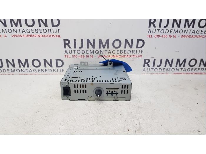 Używane Odtwarzacz CD Volvo V50 (MW) 2.4 20V Cena € 50,00 Procedura marży oferowane przez Autodemontage Rijnmond BV