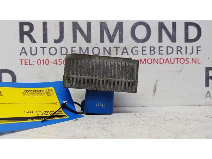 Glow plug relay Opel Zafira 2.2 DTI 16V 55353011