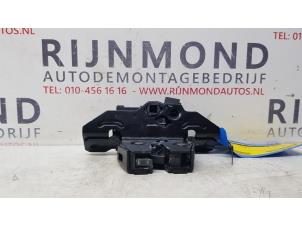 Używane Mechanizm zamka tylnej klapy Chevrolet Aveo 1.3 D 16V Cena € 30,00 Procedura marży oferowane przez Autodemontage Rijnmond BV