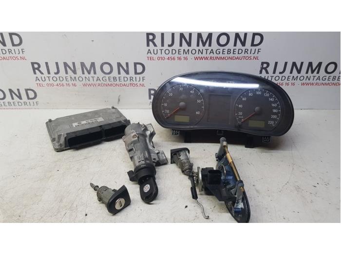 Used Ignition lock + computer Volkswagen Polo IV (9N1/2/3) 1.2 Price on request offered by Autodemontage Rijnmond BV