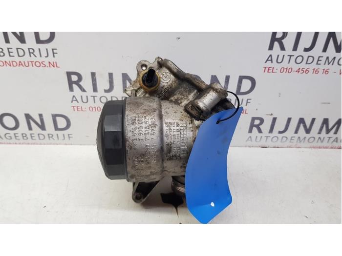 Oil filter housing from a BMW 3 serie (F30) 335i 3.0 24V 2012