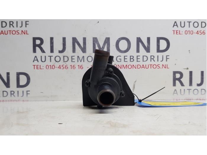 Begagnade Extra vattenpump Audi TT Roadster (8J9) 2.0 TFSI 16V Pris på förfrågan erbjuds av Autodemontage Rijnmond BV