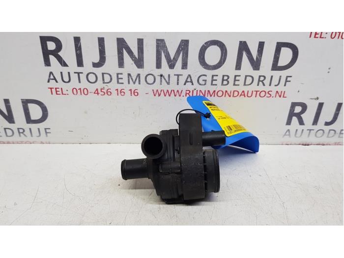 Usagé Pompe à eau Mercedes Sprinter 3,5t (906.63) 313 CDI 16V Prix sur demande proposé par Autodemontage Rijnmond BV