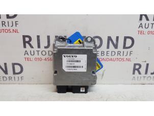 Używane Czujnik kolizji z pieszym Volvo V40 (MV) 1.6 T3 GTDi 16V Cena na żądanie oferowane przez Autodemontage Rijnmond BV