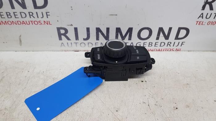 Używane Przycisk I-Drive BMW 1 serie (F20) 116i 1.6 16V Cena € 121,00 Z VAT oferowane przez Autodemontage Rijnmond BV