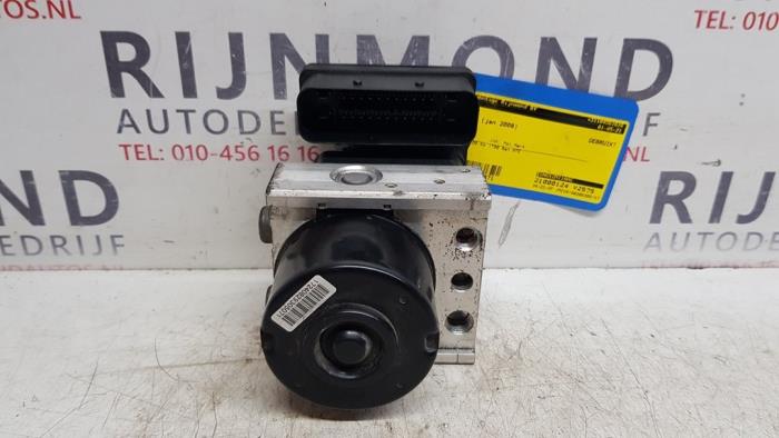 Usagé Pompe ABS Mazda 5 (CR19) 1.8i 16V Prix € 75,00 Règlement à la marge proposé par Autodemontage Rijnmond BV