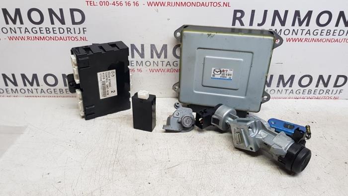 Used Ignition lock + computer Mazda 5 (CR19) 1.8i 16V Price € 150,00 Margin scheme offered by Autodemontage Rijnmond BV