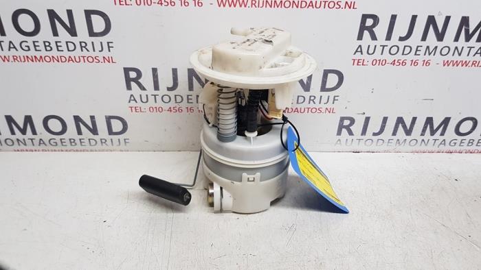 Usagé Pompe essence Renault Clio II (BB/CB) 1.2 16V Prix € 40,00 Règlement à la marge proposé par Autodemontage Rijnmond BV