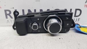 Usados Panel de control de radio Mazda 2 (DJ/DL) 1.5 SkyActiv-G 115 Precio de solicitud ofrecido por Autodemontage Rijnmond BV