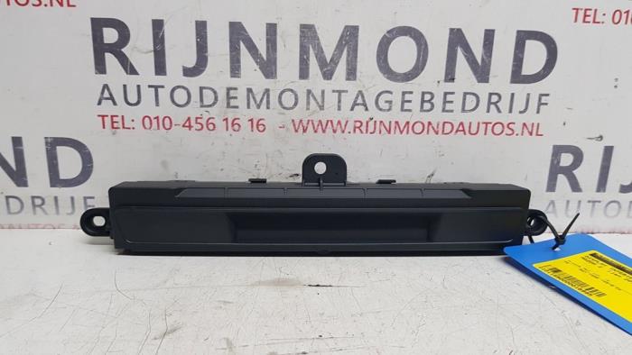 Begagnade Innerdisplay Mazda 2 (DJ/DL) 1.5 SkyActiv-G 115 Pris på förfrågan erbjuds av Autodemontage Rijnmond BV