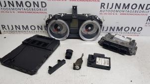 Used Ignition lock + computer Renault Megane II CC (EM) 1.9 dCi 130 Price on request offered by Autodemontage Rijnmond BV