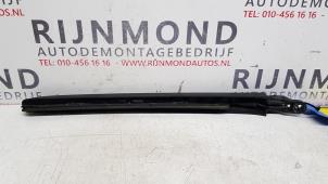 Used Rear wiper arm Volvo V60 I (FW/GW) 2.4 D5 20V Price € 20,00 Margin scheme offered by Autodemontage Rijnmond BV