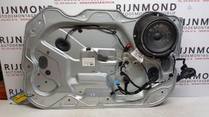 Używane Mechanizm szyby prawej przedniej wersja 4-drzwiowa Ford Kuga I 2.0 TDCi 16V 140 Cena na żądanie oferowane przez Autodemontage Rijnmond BV
