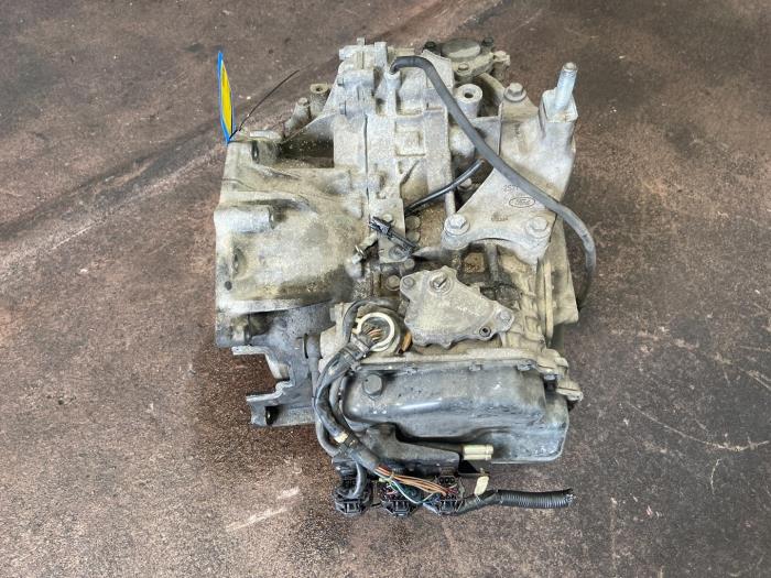 Getriebe van een Ford Mondeo III 2.0 TDCi 130 16V 2004