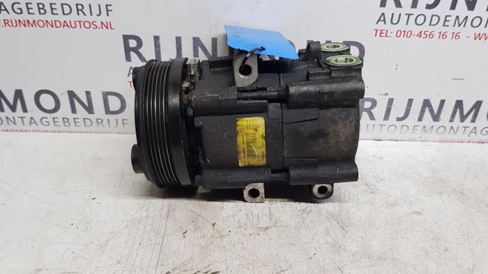 Usagé Pompe clim Ford Mondeo III 2.0 TDCi 130 16V Prix € 70,00 Règlement à la marge proposé par Autodemontage Rijnmond BV