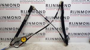 Used Window mechanism 4-door, front right Ford Mondeo III 2.0 TDCi 130 16V Price on request offered by Autodemontage Rijnmond BV