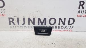 Used Tailgate switch BMW 3 serie Touring (F31) 320i 2.0 16V Price on request offered by Autodemontage Rijnmond BV