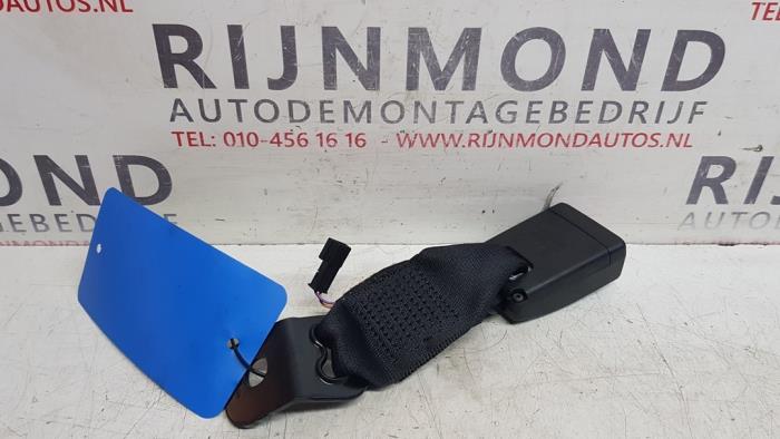 Rear seatbelt buckle, right from a BMW 3 serie Touring (F31) 320i 2.0 16V 2013