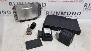 Używane Stacyjka + sterownik Renault Modus/Grand Modus (JP) 1.6 16V Cena na żądanie oferowane przez Autodemontage Rijnmond BV