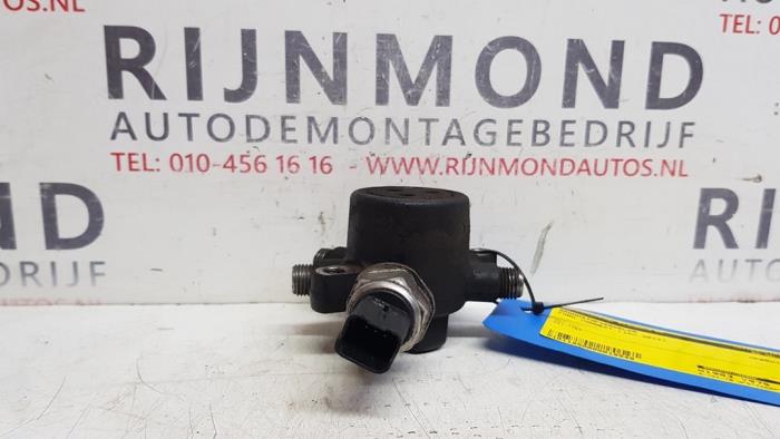 Used Fuel distributor Ford Transit Connect 1.8 TDdi LWB Euro 4 Price on request offered by Autodemontage Rijnmond BV