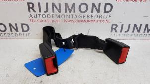 Used Rear seatbelt buckle, centre BMW 3 serie (E90) 318i 16V Price on request offered by Autodemontage Rijnmond BV