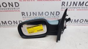 Used Wing mirror, left Renault Clio III (BR/CR) 1.2 16V TCe 100 Price € 30,00 Margin scheme offered by Autodemontage Rijnmond BV