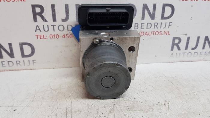 Używane Pompa ABS Volkswagen Polo VI (AW1) 1.0 TSI 12V Cena € 100,00 Procedura marży oferowane przez Autodemontage Rijnmond BV